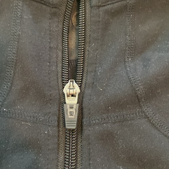 Lululemon Catch Me Air Jacket - Picture 3 of 4
